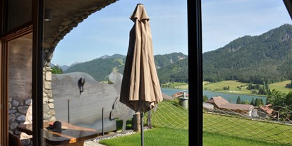 Hüttendorf - Doppelbett - Kärnten - Erdhäuser und Suiten im Hobbit-Style