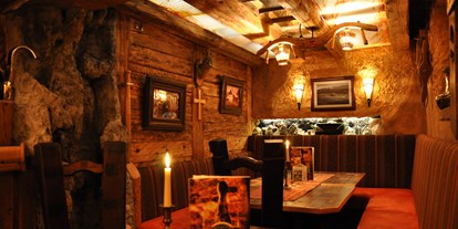 Hüttendorf - Bar/Pub - Kärnten - Erdhäuser und Suiten im Hobbit-Style